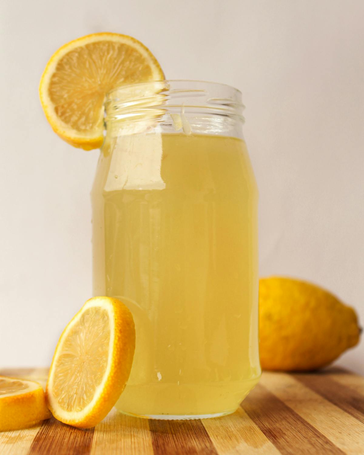 Mon kéfir de fruits ne pétille pas : 7 causes et solutions